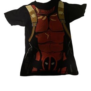 Very nice Marvel Dead pool T-Shirt.